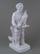 А.Г. Сотников со своей скульптурой "Сокол"