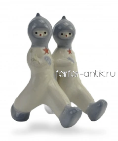 Космонавты