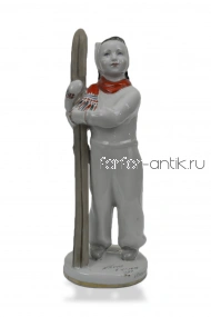 Лыжница - Ленинградский фарфоровый завод