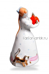 Девушка с чайником