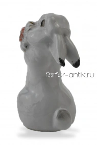 Зайчик с цветком