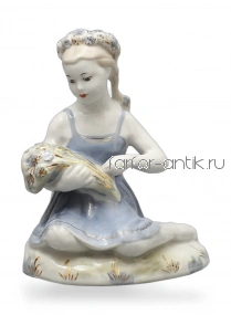 Девочка с букетом - Гжель