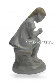Маленькая вышивальщица 1