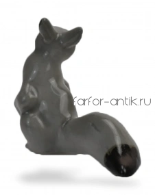 Белочка с орехом