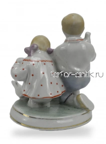 Дети с голубями
