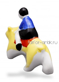 Ребёнок на мишке