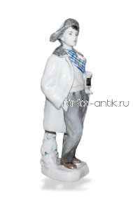 Мальчик с коньками
