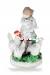 Девочка кормит кур